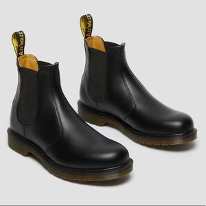 Dr Martens Smooth Leather Chelsea Boot